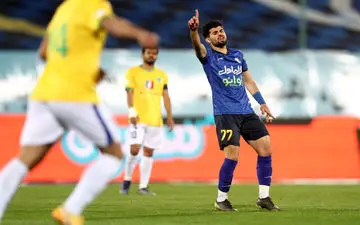 
هافبک آبی ها به دنبال دریافت رضایتنامه برای جدایی از استقلال