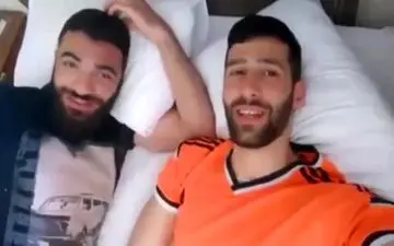 شعرخوانی دو رفیق شهید حزب الله در وصف امام رضا(ع) به زبان فارسی