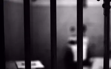 آزار جنسی کودکان در مدرسه/ کشیش شیطان صفت بازداشت شد