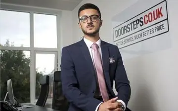 عکس/ این دانش آموز در زنگ‌های‌ تفریح میلیونر شد!