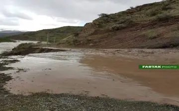 اختصاصی/ قطع راه ارتباطی روستای شیرازی وسطی و علیا بر اثر رانش کوه