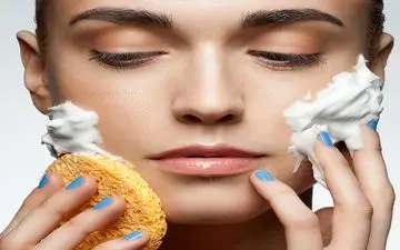 لیف زدن صورت، این بلاها رو سر پوستتون میاره!