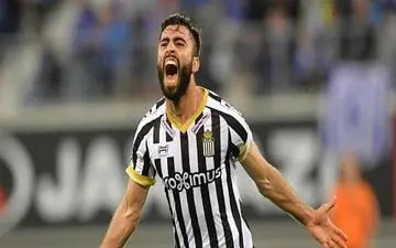 پاداش درخشش بی وقفه ستاره لژیونر استقلالی