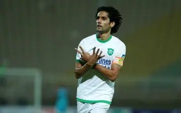 برخورد بسیار عجیب با ستاره پرسپولیسی به دلیل جنجال در تبریز + عکس