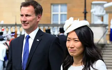 سوتی وزیر خارجه انگلیس در چین + فیلم