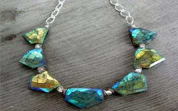 آشنایی باخواص جالب و سحر آمیز سنگ متولدین هر ماه