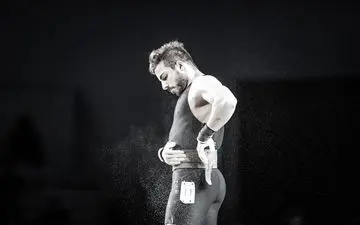 کیانوش رستمی باز هم تنها روی تخته؛ قهرمان بی‌پرچم، در یک ضرب قهرمانی جهان بی‌مدال ماند