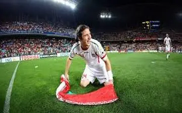 کاپیتان اسبق تیم ملی قراردادش را ثبت کرد(عکس)