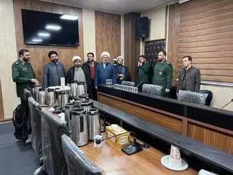  نشست مشترک فرمانده سپاه و رئیس اوقاف شهرستان قدس در امامزاده حضرتین