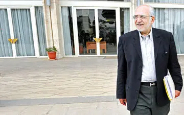 نعمت زاده:کولبرها قاچاقچی نیستند/تجار پشت پرده مقصرند 