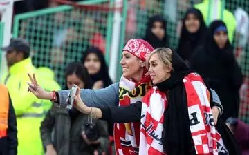 دختران خوردبین در ورزشگاه آزادی+ عکس