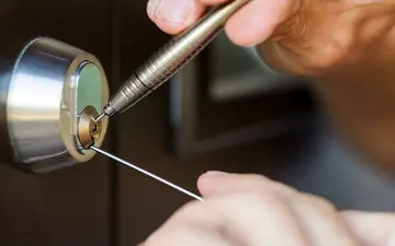 3 روش ساده و کاربردی برای باز کردن قفل کشو بدون کلید + ویدئو