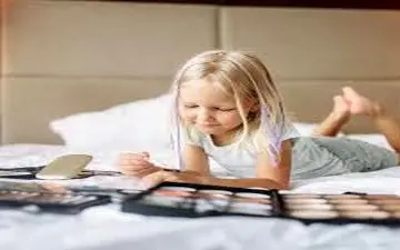 خطرات لوازم آرایشی و بهداشتی برای کودکان