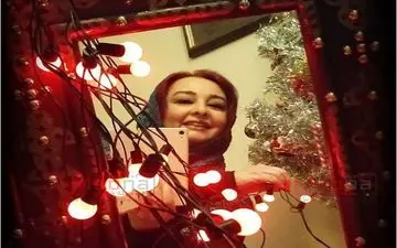 سلفی آینه ای ماهایا پطروسیان در شب سال نو میلادی (عکس)