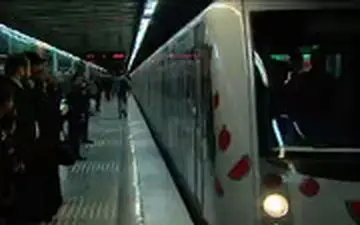 حرکت قطار یلدا در متروی تهران