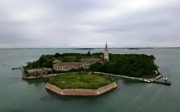 ورود به این جزیره ممنوع است/ رها شدن  ۱۶۰ هزار جسد! 