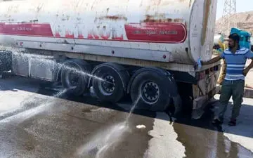 قاچاق سوخت از مرز پرویزخان؛ از چه معبری و با چه حمایتی صورت می گیرد؟