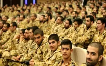 سربازان مناطق سیل زده منتظر خبر خوش باشند