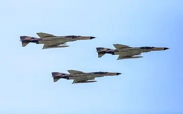 پرواز جنگنده‌های نیروی هوایی ارتش و سپاه بر فراز خلیج فارس
