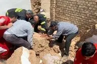 کارگر ۴۰ ساله در اصفهان از زیر آوار جان سالم به در برد
