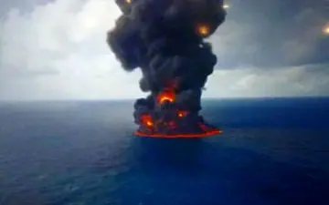 کشتی سانچی در حال غرق شدن + فیلم