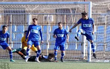 اولین شوک به فوتبال تهران / سقوط آبی پوشان تهرانی به لیگ دسته سوم