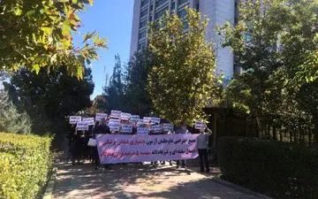 تجمع داوطلبان دستیاری دندانپزشکی در اعتراض به نتایج آزمون