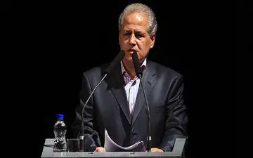 واکنش تند پیرنیاکان به گفته‌های گلپا درباره شجریان و ابتهاج