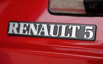 نوستالژی رنو 5 در تهران +عکس