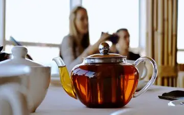 قوری خود را بشویید: راهنمای شستشوی قوری های مختلف!