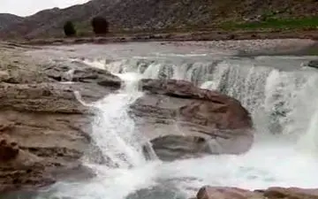 آبشار دیدنی ماهوته در آبدانان + فیلم 