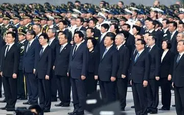 تعظیم شی جینپینگ به مائو