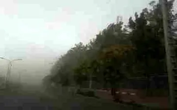  تندباد مسافران نوروزی مازندران را غافلگیر کرد 