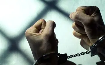 این مرد از بدبختی مردم استفاده شومی می کرد 