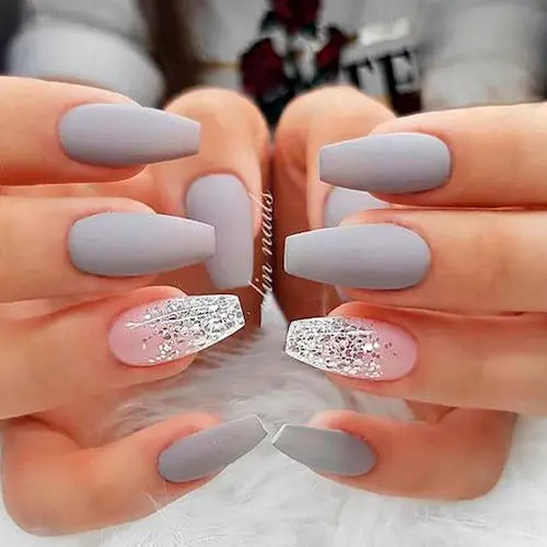 طراحی ناخن با لاک طوسی