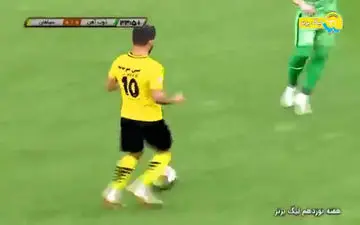 
گل اول سپاهان به ذوب آهن (شهباز زاده)