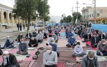 اقامه نماز عید سعید فطر در کرمانشاه 