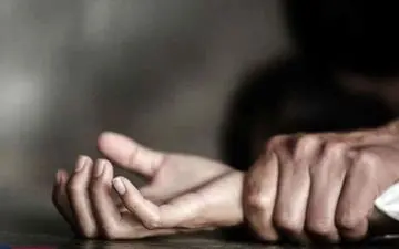 دختر 16 ساله از ناپدری خود حامله شد !!!