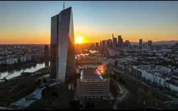 نظرسنجی بلومبرگ؛ جنگ ایران و سیاست نرخ بهره اروپای ۲۰۲۷