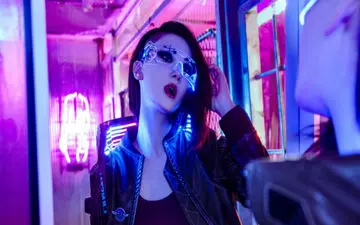 سایبرپانک؛ استایلی که مرزهای مد را جابه‌جا می‌کند!| استایل سایبرپانک برای چه کسانی مناسب است؟