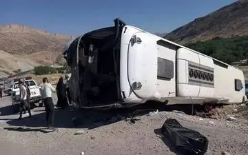 تصادف وحشتناک اتوبوس تهران-مشهد با تریلی تانکر سوخت