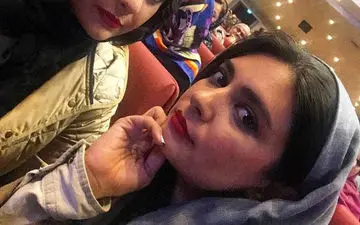 تیپ لیندا کیانی در یک کنسرت