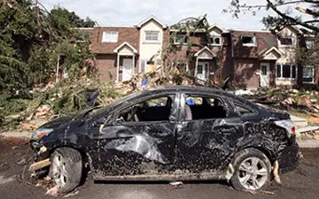 وحشت راننده زن از وقوع گردباد + فیلم 