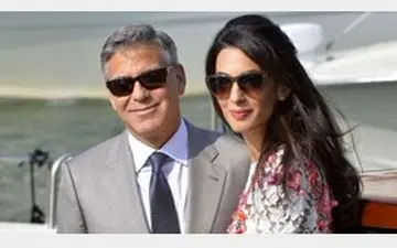 بازیگر معروف در ۵۶ سالگی صاحب ۲ قلو شد +عکس