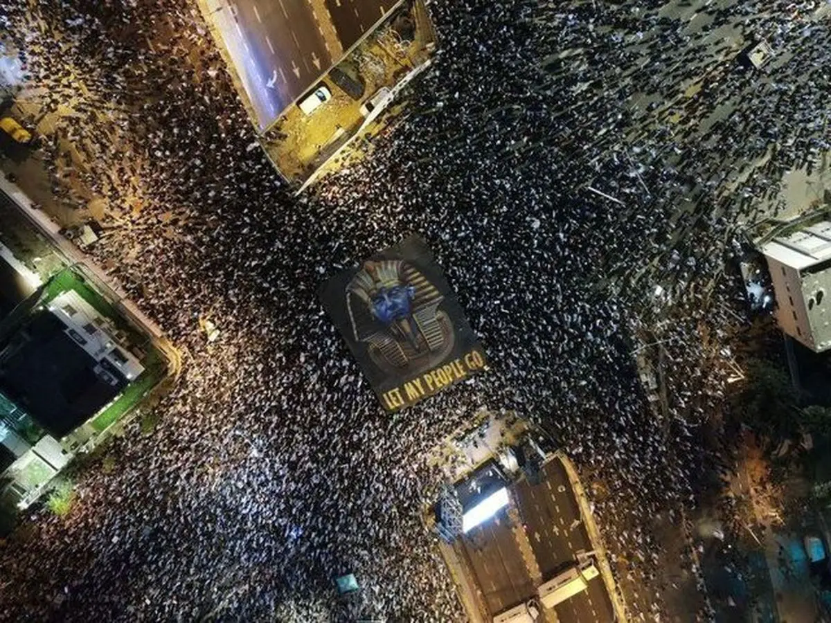 منابع اسرائیلی: در تظاهرات امشب بیش از ۱۴۵ هزار نفر شرکت کردند
