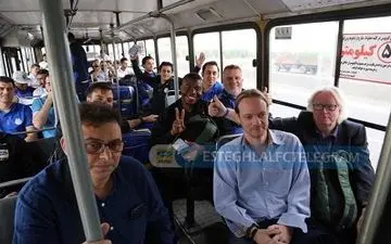 پُست شفر بعد از خرابی اتوبوس استقلال