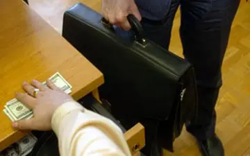 وقتی تجارت چمدانی نظم اقتصاد بازار را بهم می‌زند