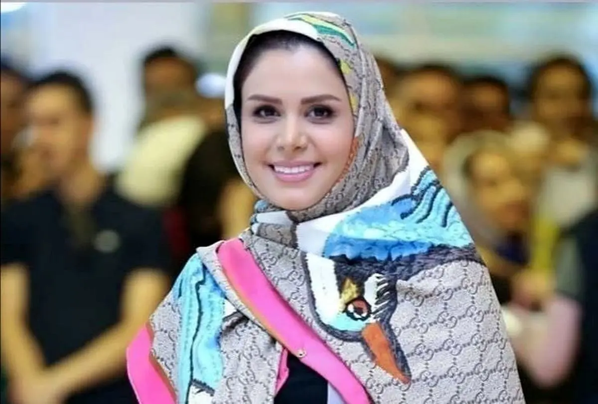 دلبری نجمه جودکی با رنگ موهای عجیب و غریبش ! |ببینید خانم مجری چه تیپی زده!
