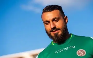 پست متفاوت مکانی / سوشا جان آخه کفش کتانی زیر کت و شلوار + تصاویر