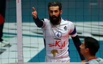 حرکت غیر اخلاقی بازیکنان دو تیم والیبال پیکان تهران و شهرداری ارومیه 